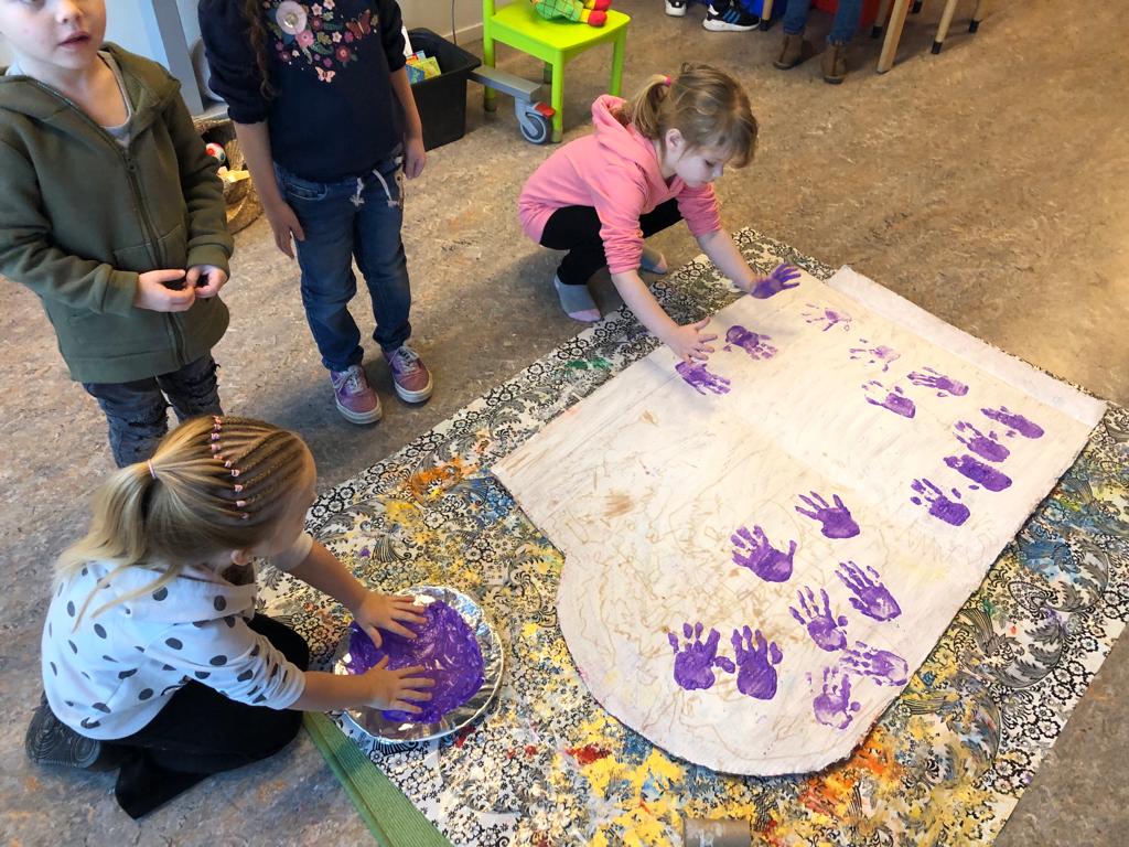 Thema: kijk eens om je heen!